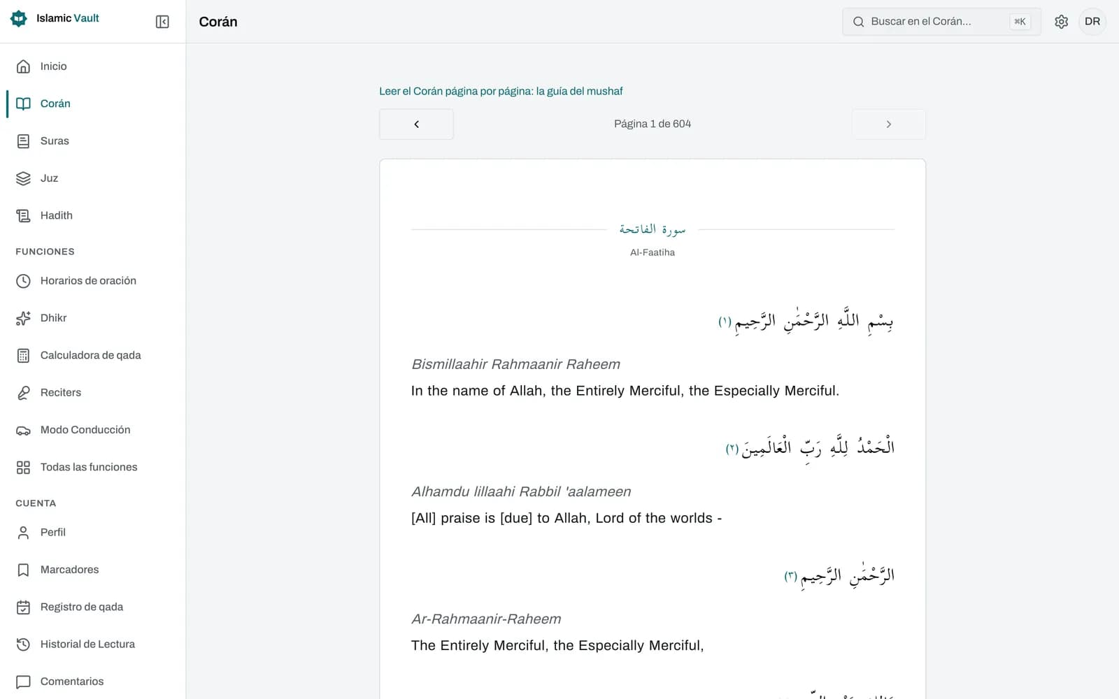 Una página del Corán en el lector de mushaf de Islamic Vault: texto árabe vocalizado que fluye de derecha a izquierda con marcadores numerados de aleya, una etiqueta "Página 42 / 604" y flechas de página anterior y siguiente.